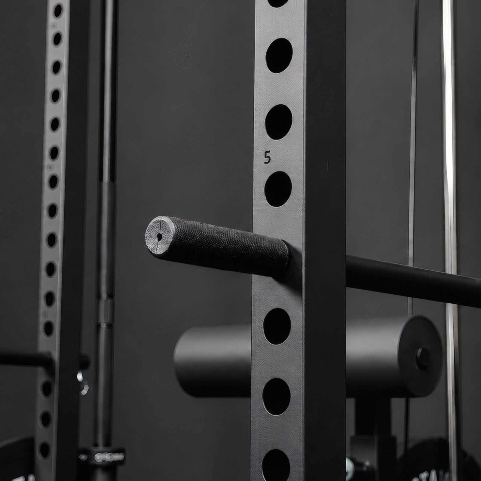 Rack de Potencia F4-Elite con Sistema Integrado de Polea Alta con Pila de Pesas