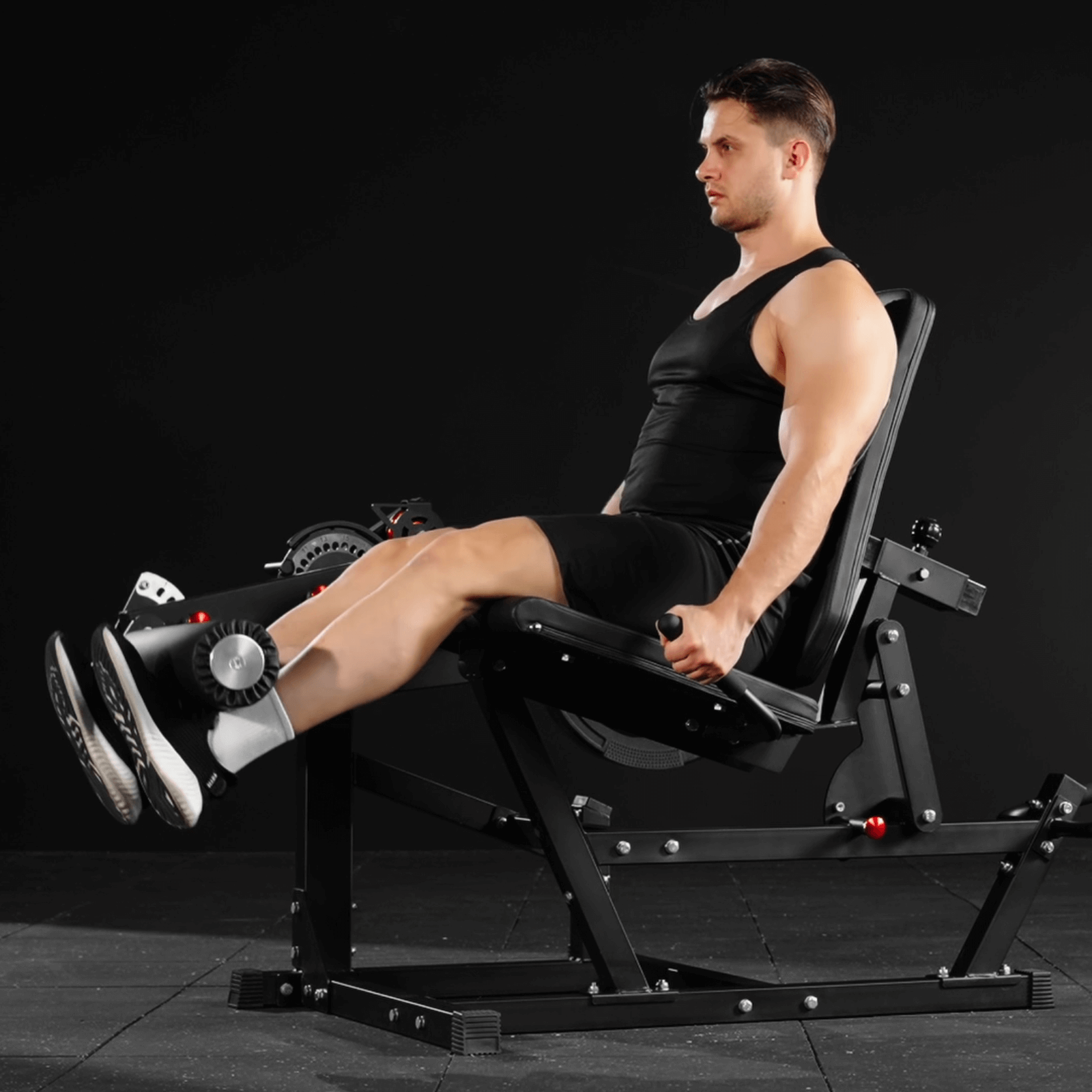 TAWERET™  1:1 Cable Ratio Leg Extension and Curl Machine